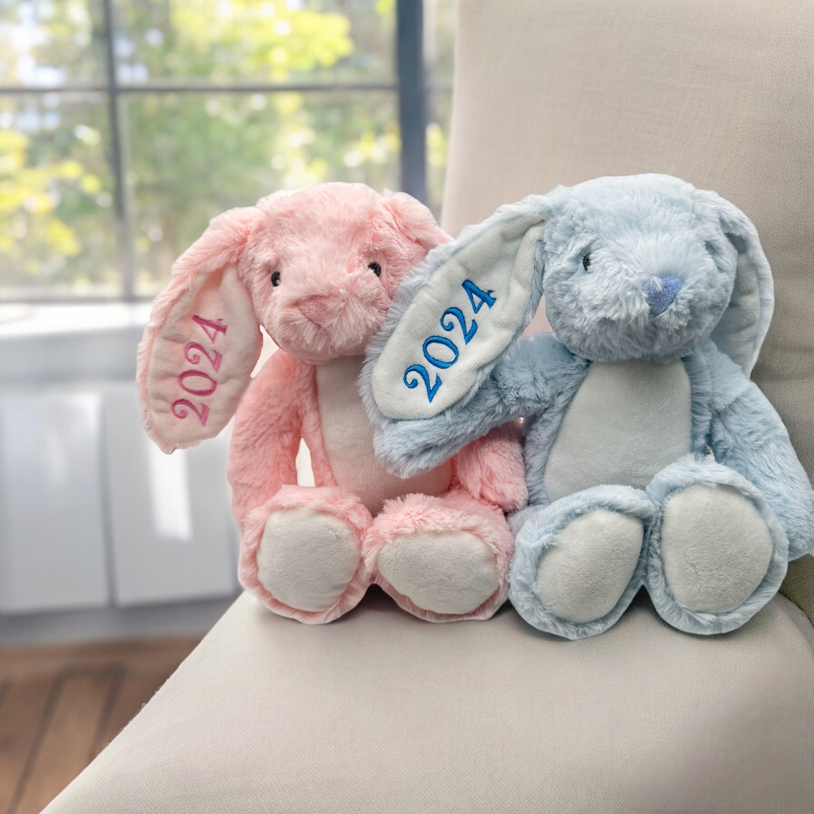 Embroidered Mumbles Bunny – Elhen - The World Of Blanks